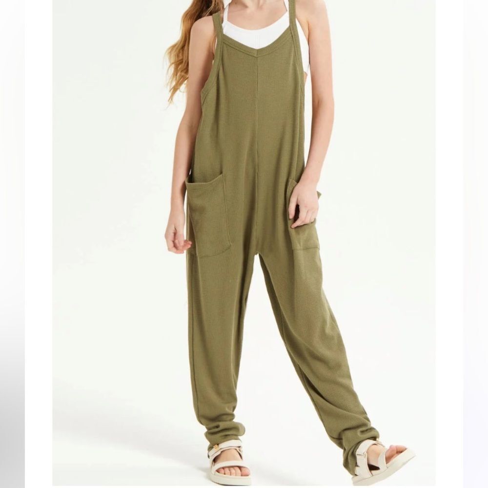 Francesca’s Olive 🫒 Green woman’s jumper Size-M NWT